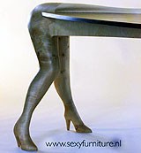 Furnitur Seksi dari Keindahan Lekuk Perempuan